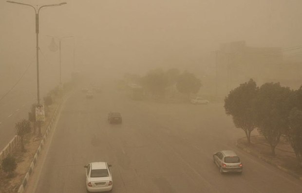 گرد و غبار آسمان قزوین را فرا گرفت
