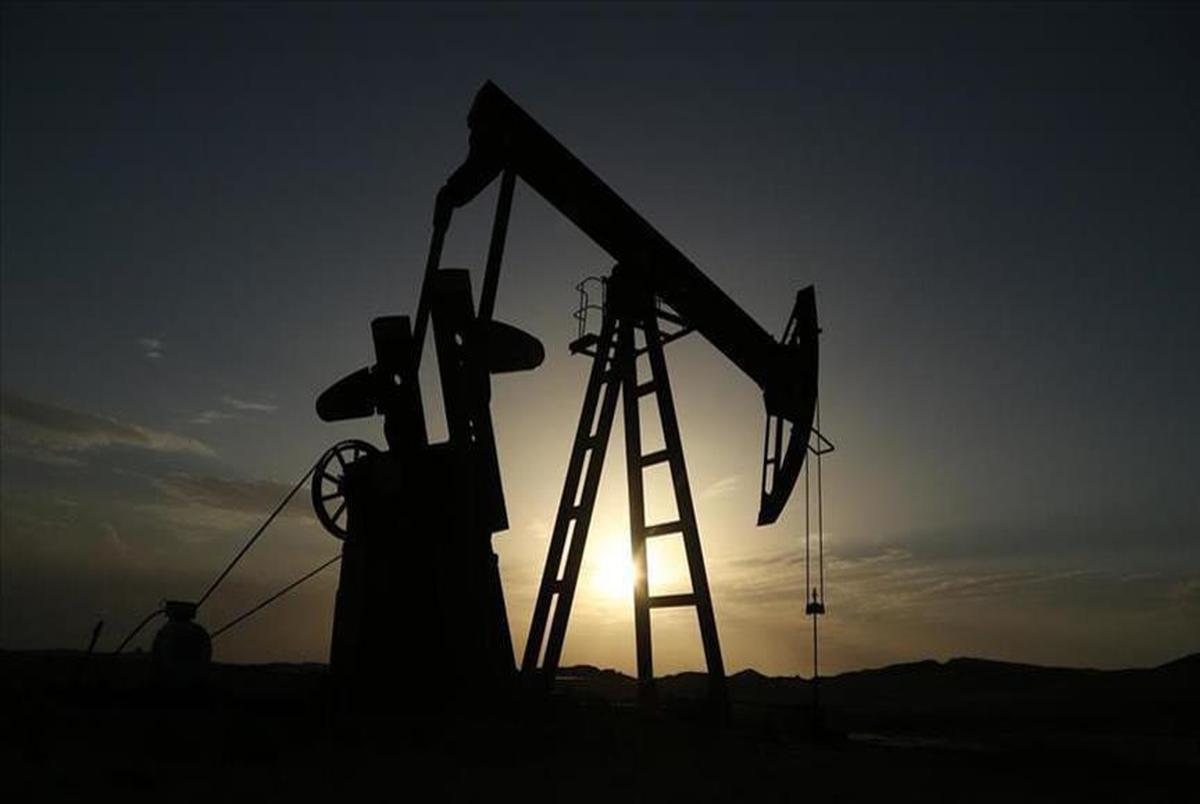 چرا قیمت نفت به 70 دلار نمی رسد؟