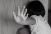 کودک آزاری و خشونت خانگی را به شماره تلفن  ۱۲۳ اطلاع دهیم