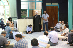 بازدید جمعی از گردشگران خارجی از بیت امام خمینی در جماران‎‎