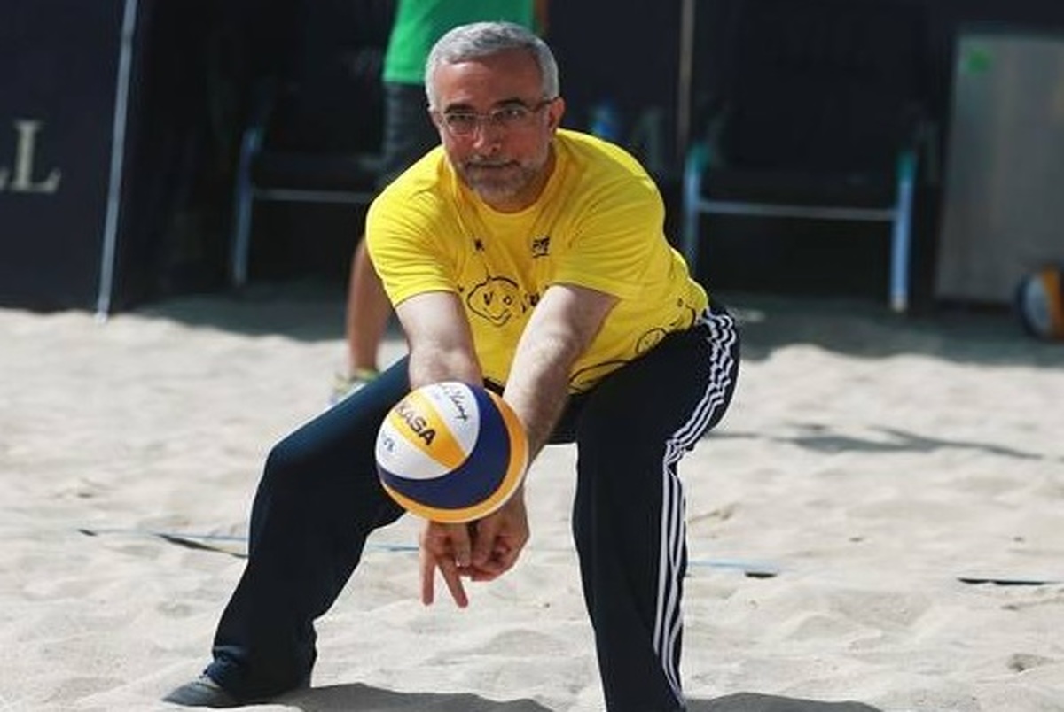 فدراسیون پرحاشیه و خبرساز این روزها!/ والیبال ایران با رفتن ضیایی ضرر می کند؟