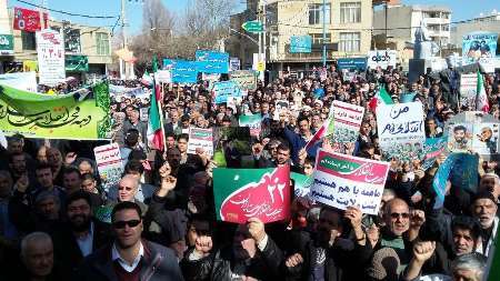 مردم گلپایگانی متحد و یکپارچه در راهپیمایی 22 بهمن شرکت کردند