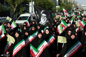 راهپیمایی دختران «جان‌فدای ایران» -۱