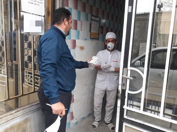 مواد ضدعفونی‌کننده و ماسک بین نانوایی‌های بوکان توزیع شد
