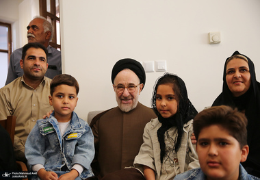 ببینید/ دیدار صمیمانه سید محمد خاتمی با مردم اردکان