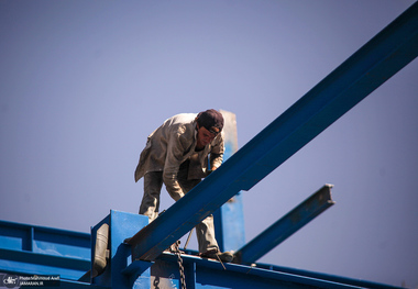 حملات به دستمزد بیشتر شد/ کارگران عامل تورم نیستند! - یک بازنشسته کارگری: با افزایش 57 درصدی حداقل مستمری بازهم وضع زندگی‌مان از قبل بدتر است