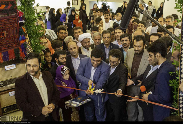 نمایشگاه رسانه ای مراکز صدا و سیما در شهرکرد گشایش یافت