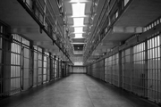  اطلاعیه روابط عمومی اداره کل زندان های استان لرستان در خصوص فرار تعدادی از زندانیان: بین آنان هیچ زندانی  خطرناکی وجود ندارد