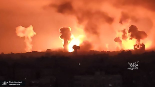 بیست و یکمین روز جنگ غزه/  درگیری شدید مبارزان فلسطینی با نیروهای اشغالگر در غزه/ حملات بی سابقه هوایی، زمینی و دریایی به غزه/ موشک باران شهرها و شهرک های مختلف در سرزمین های اشغالی/ همه راه های ارتباطی با نوار غزه از جمله اینترنت قطع شد