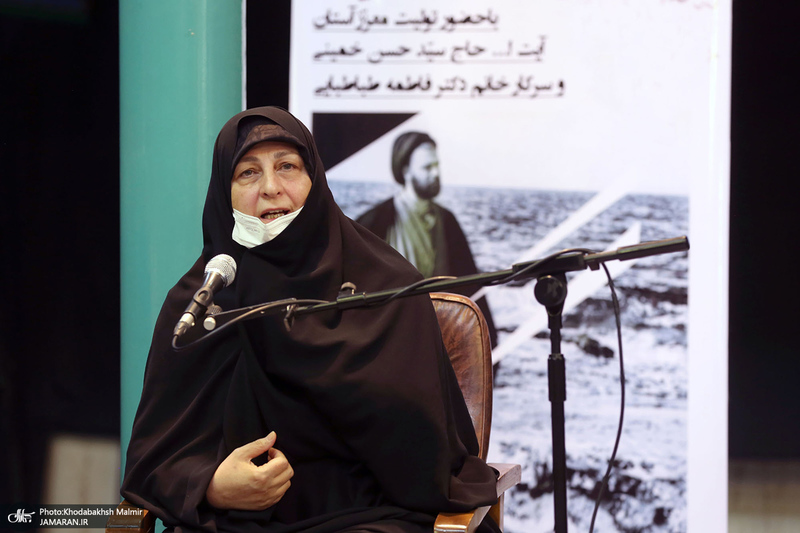 نشست صمیمانه دست اندر کاران و عوامل فیلم مستند «احمد» با سید حسن خمینی