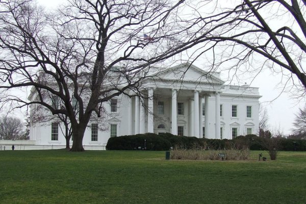 سی ان ان گزارش داد: وضعیت در کاخ سفید آشوب زده است