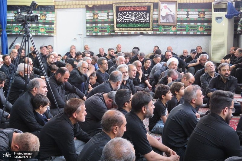 مراسم عزاداری ظهر عاشورا در دفتر آیت‌الله العظمی صانعی(ره)