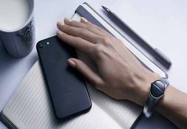 این گجت پوشیدنی صدای شما را ضبط کرده و می‌نویسد!
