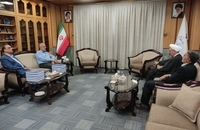 دیدار مدیر نمایندگی موسسه تنظیم و نشر آثار امام خمینی در قم با استاندار قم (1)