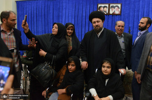 دیدار جمعی از معلولین موسسه شهید ناصر قربانی شهرستان ملارد با سید حسن خمینی