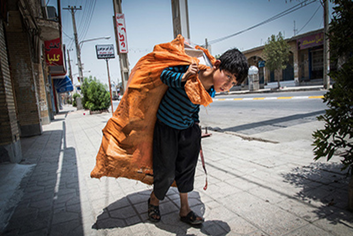 روایتی از زباله گردی کودکان افغان در کرج