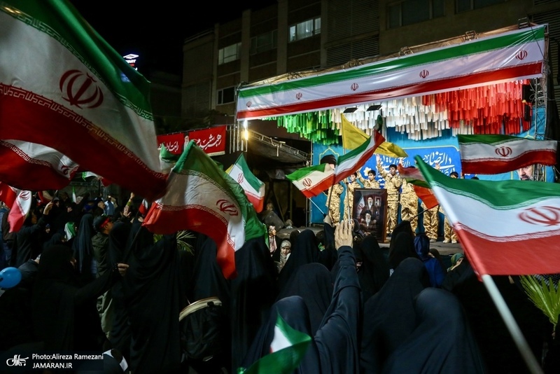 پنجاه و پنجمین شب اجتماع پر شور مردم در میدان منیریه