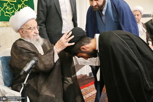 عمامه گذاری طلاب توسط مراجع اعظام تقلید در روز میلاد امام علی (ع)‎