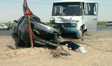 یک کشته در تصادف مینی بوس و پژو درشهرستان سرخس