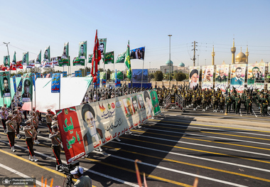 مراسم رژه نیروهای مسلح در جوار حرم امام خمینی (س)