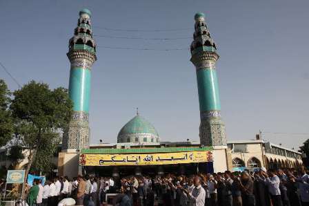 نماز عید فطر در نقاط مختلف استان مرکزی اقامه شد