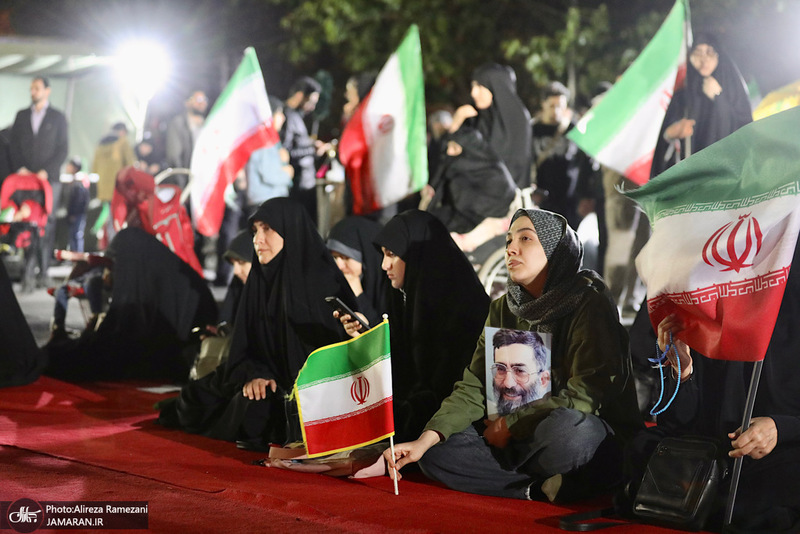 پنجاه و‌هفتمین اجتماع پر شور مردم در مقابل دانشگاه تهران