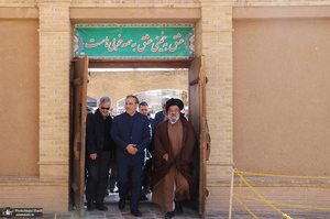 بازدید معاون قوه قضاییه از بیت و زادگاه امام در خمین‎