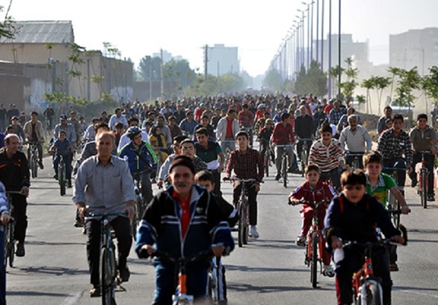 همایش 10 هزار نفری دوچرخه سواری در بناب برگزار شد