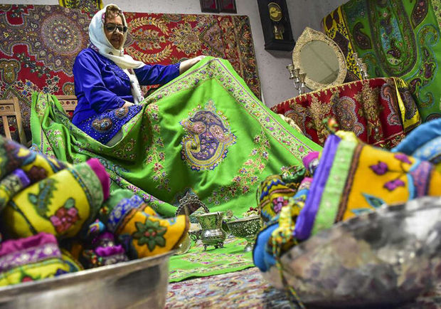 راهیابی ۶۴ اثر صنایع دستی کرمان به مرحله نهایی داوری نشان ملی