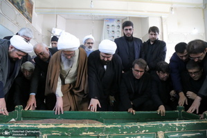 مراسم تشییع و خاکسپاری همشیره مرحوم آیت الله شهاب الدین اشراقی