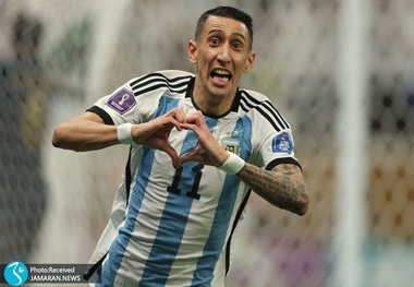 عکس| آنخل دیماریا در آغوش پدر ومادر