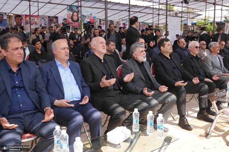 حضور وزیر ورزش در قطعه ۴۲ بهشت زهرا (س)