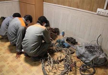 دستگیری 10 سارق سیم و کابل برق در کهنوج