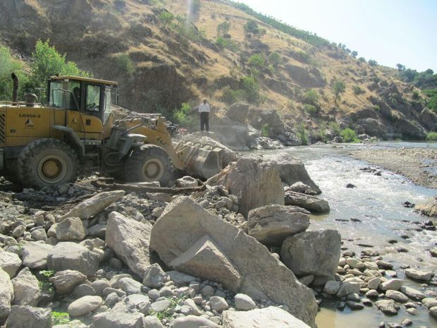 ۳۸۴ مورد دخل و تصرف بستر رودخانه‌های کردستان شناسایی شد
