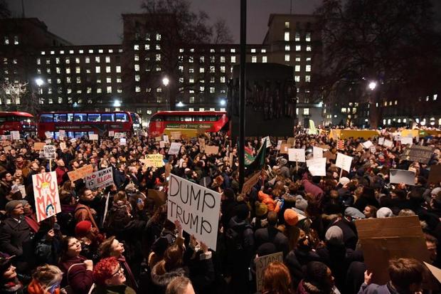 انگلیسی ها در تدارک بزرگ ترین اعتراضات تاریخ این کشور در آستانه سفر ترامپ