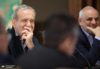 پزشکیان از چه کسی انتقاد کرد؟ + عکس