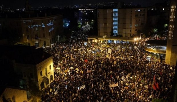 تظاهرات 10 هزار مخالف نتانیاهو در برابر اقامتگاهش