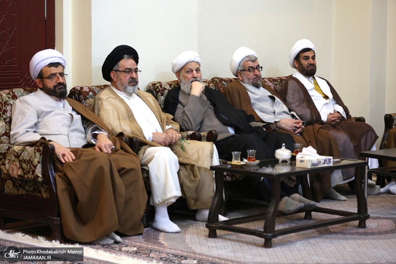 دیدار جمعی از روحانیون با سید حسن خمینی