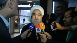 روحانی در بدو ورود به صداوسیما: مهمترین اولویت مردم بهبود معیشت است/باز هم یک برنامه صد روزه خواهم داشت