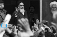 دیدار مردم با امام در مدرسه علوی (9)