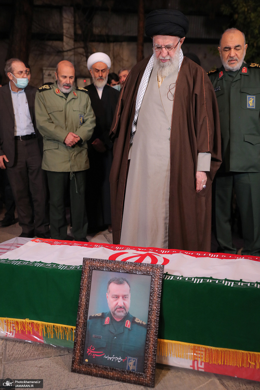 اقامه نماز رهبر معظم انقلاب بر پیکر سردار شهید سیدرضی موسوی