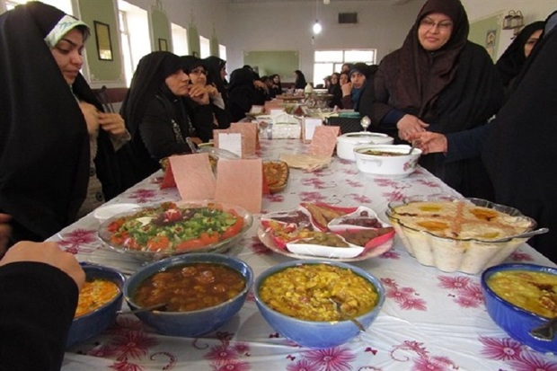 جشنواره غذاهای بومی در مهاباد برگزار شد