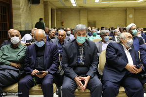 مراسم ختم مادر فرشاد مومنی