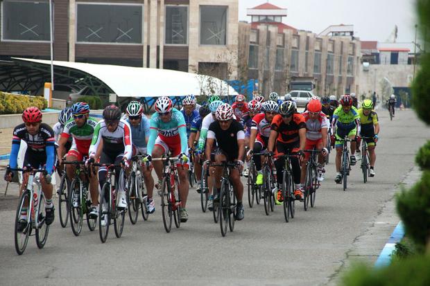 سه دوچرخه سوار یزدی عازم پیکارهای قهرمانی آسیا شدند
