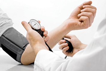 بیماران فشار خونی در معرض خطر سکته های قلبی و مغزی