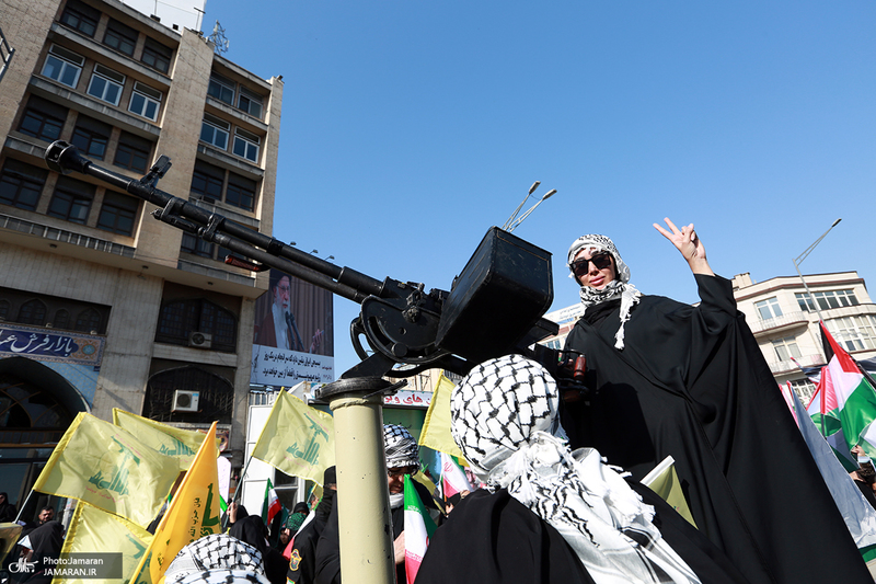 راهپیمایی دختران «جان‌فدای ایران» -۱