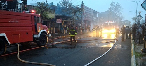 آتش‌سوزی در رشت چند باب مغازه را در کام خود فرو برد