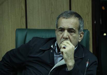 پزشکیان: چرا گوشه و کنار مجلس سرگرمید، متاسفم/ تذکر مطهری به وزیر اطلاعات 