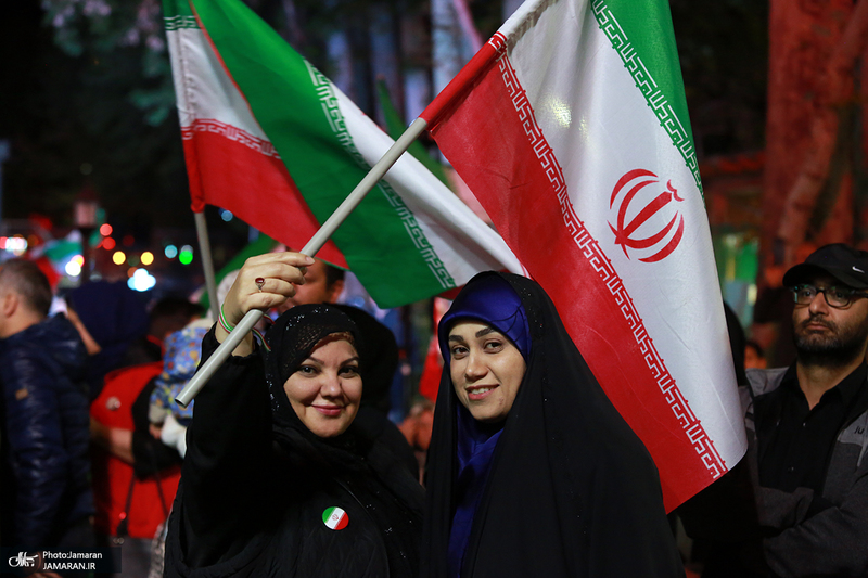 اجتماع پرشور مردم و هنرمندان در باغ فردوس