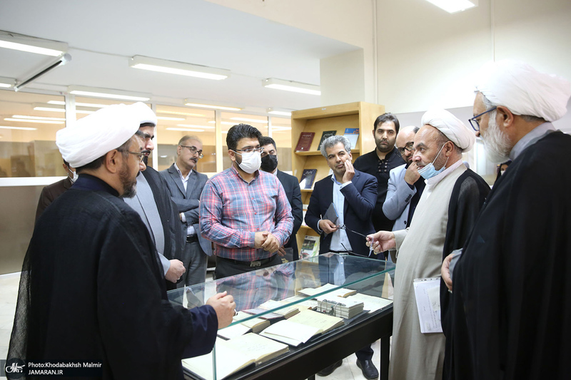 بازدید رئیس موسسه تنظیم و نشر آثار امام خمینی (س) از کتابخانه پژوهشگاه قوه‌قضاییه